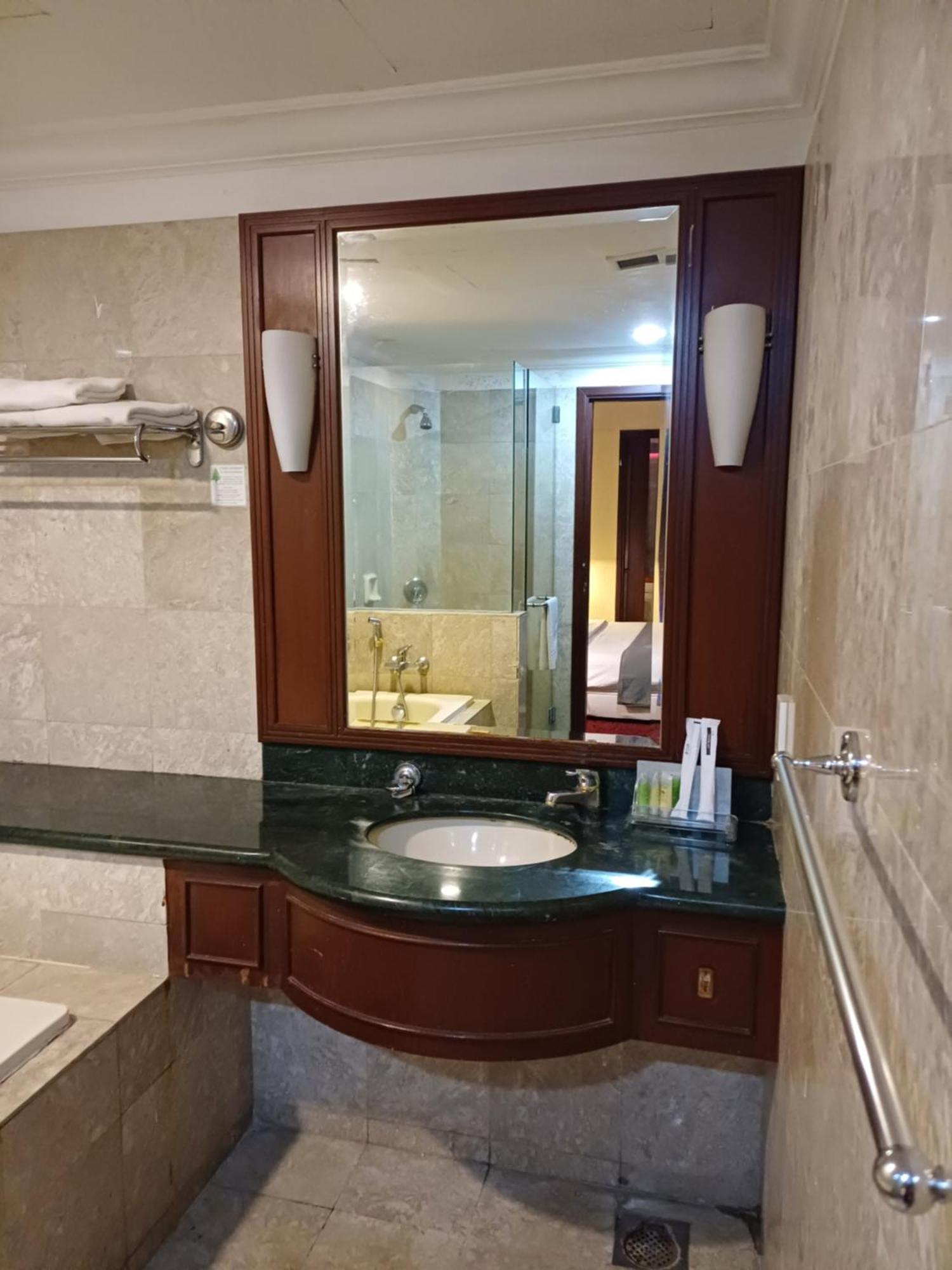 Grand Service At Times Square * Kuala Lumpur