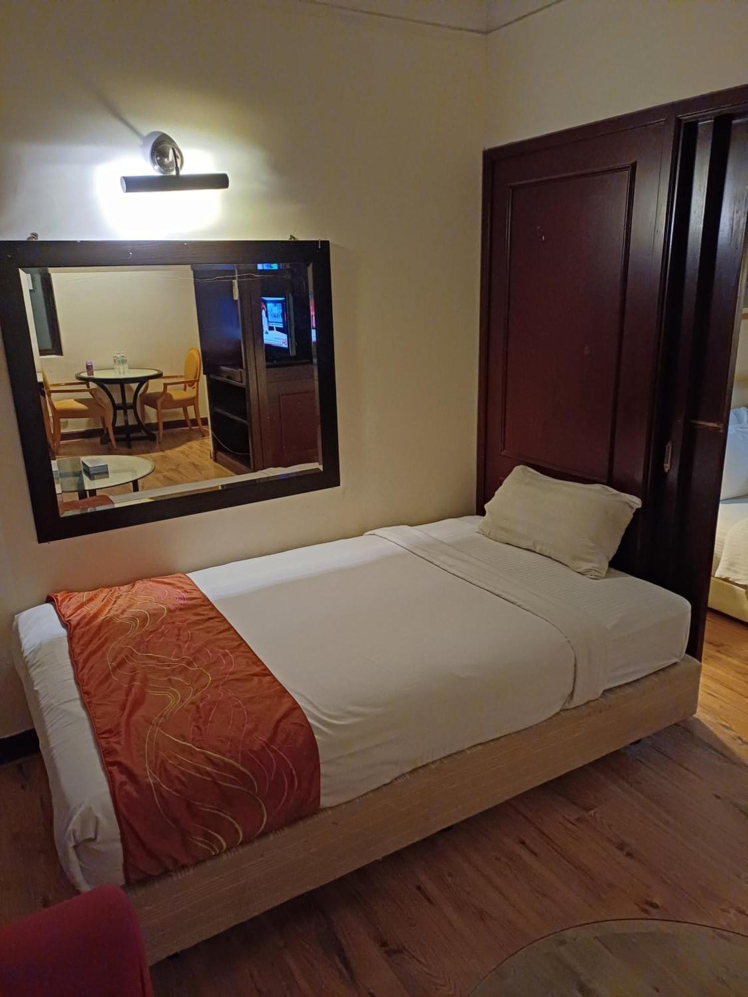Grand Service At Times Square * Kuala Lumpur